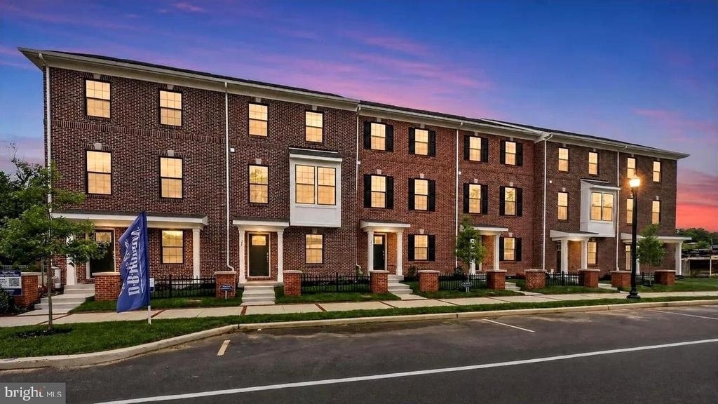 11 Spencer Way - Photo 1