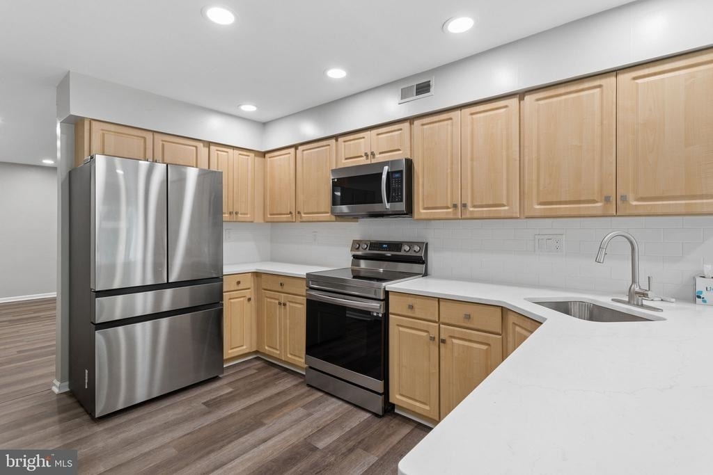 932 Chanticleer Drive - Photo 7