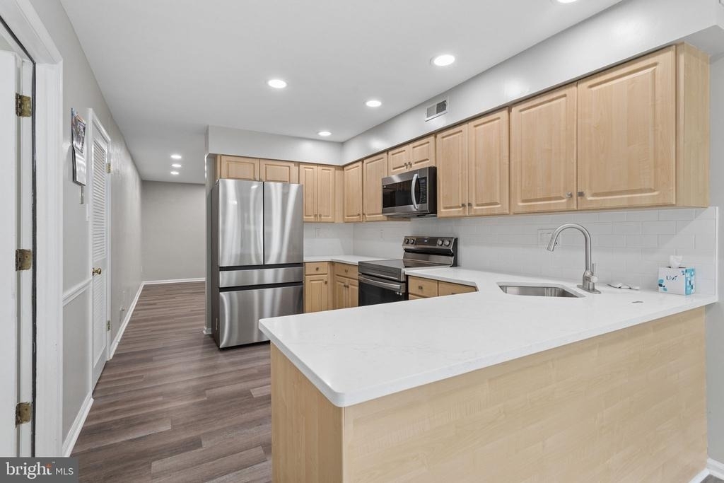 932 Chanticleer Drive - Photo 5