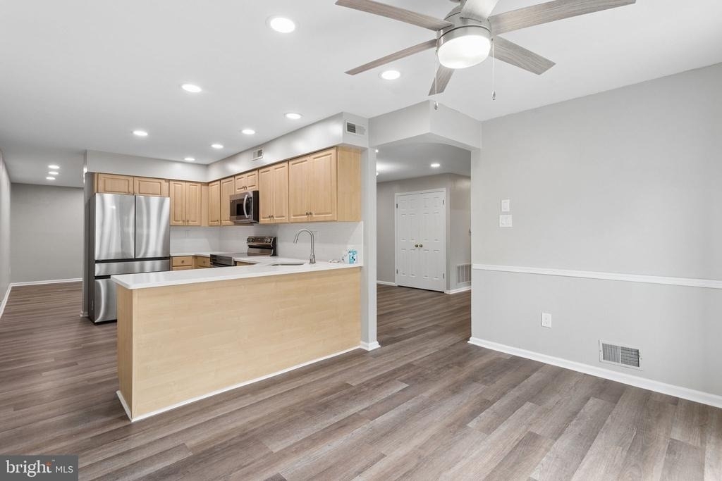 932 Chanticleer Drive - Photo 4