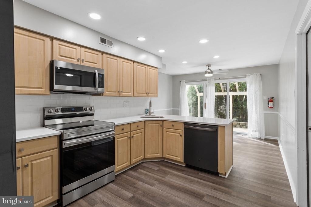 932 Chanticleer Drive - Photo 8