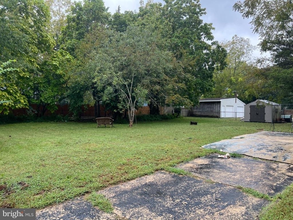 401 Maple Street - Photo 12