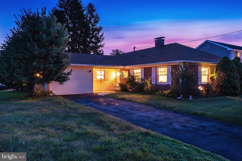 1 Madestone Lane - Photo 0