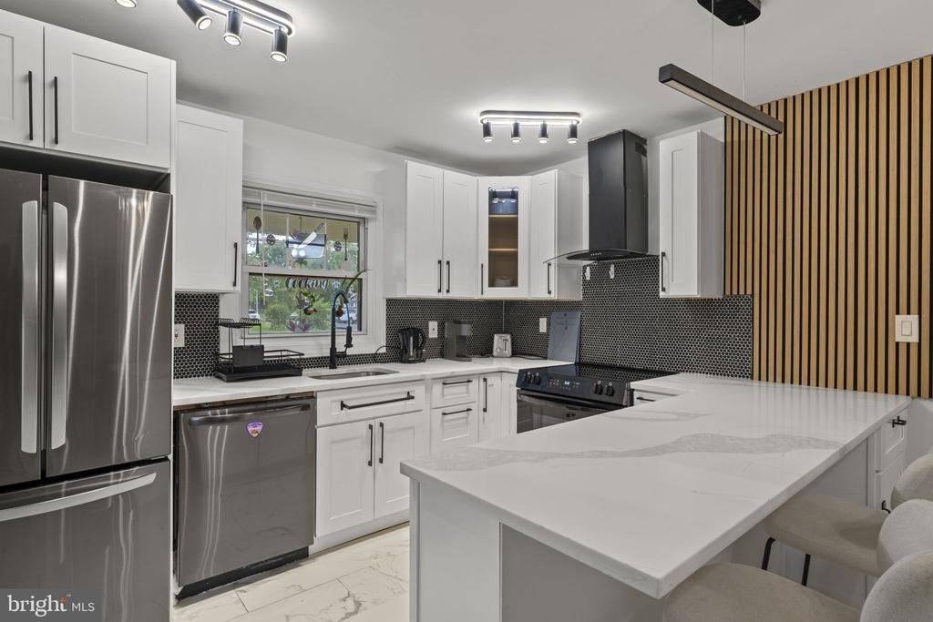 1 Madestone Lane - Photo 13