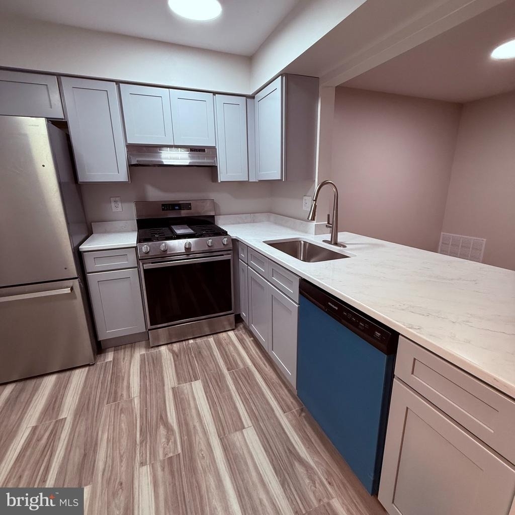 244 Everly Court - Photo 6