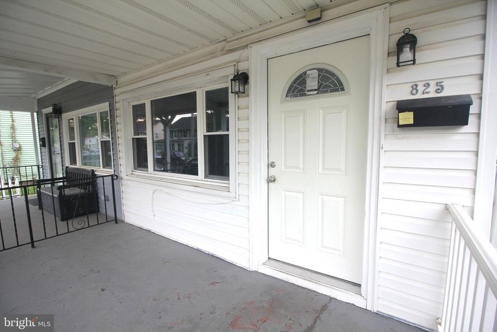 825 W 2nd Street W - Photo 3