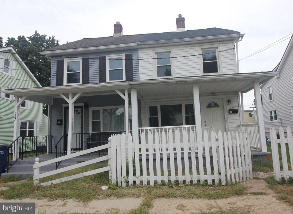 825 W 2nd Street W - Photo 0