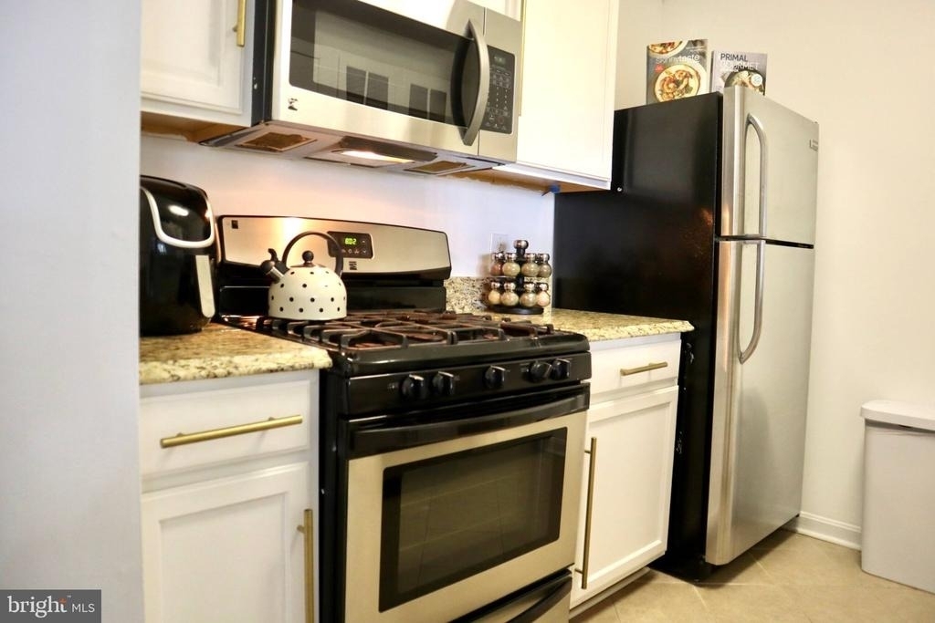 6610 Lake Park Drive - Photo 3