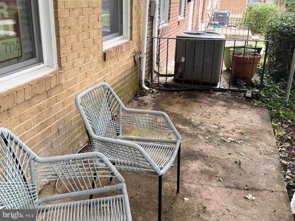 1861 Addison Road S - Photo 10