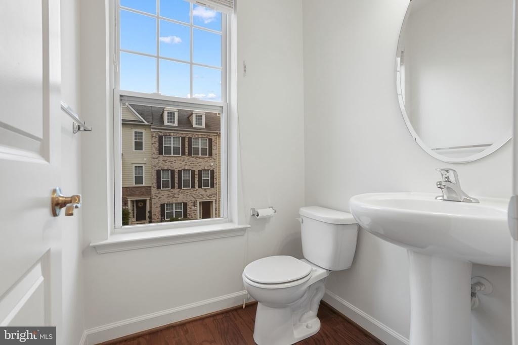 9811 Wood Glen Terrace - Photo 16