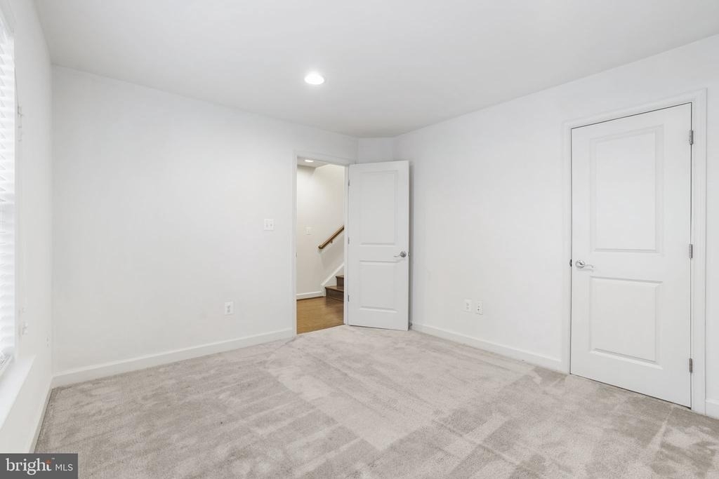 9811 Wood Glen Terrace - Photo 4