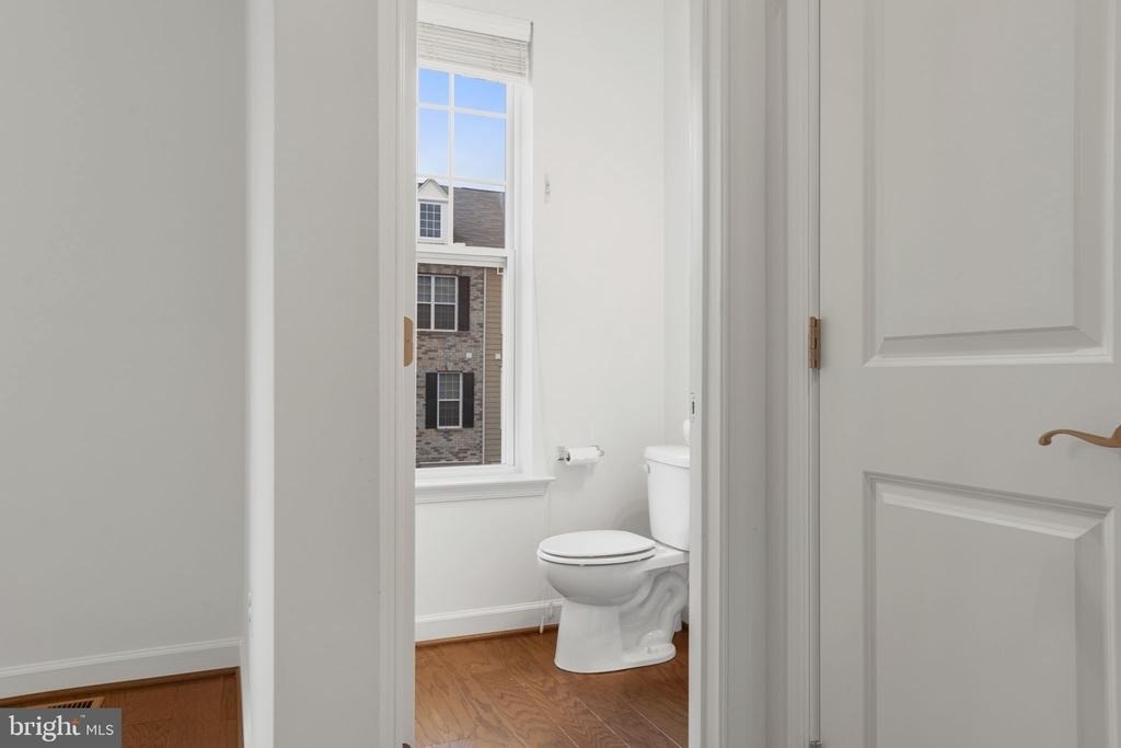 9811 Wood Glen Terrace - Photo 17