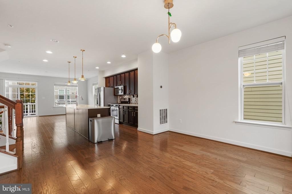 9811 Wood Glen Terrace - Photo 11