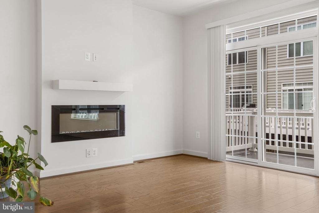 9811 Wood Glen Terrace - Photo 18
