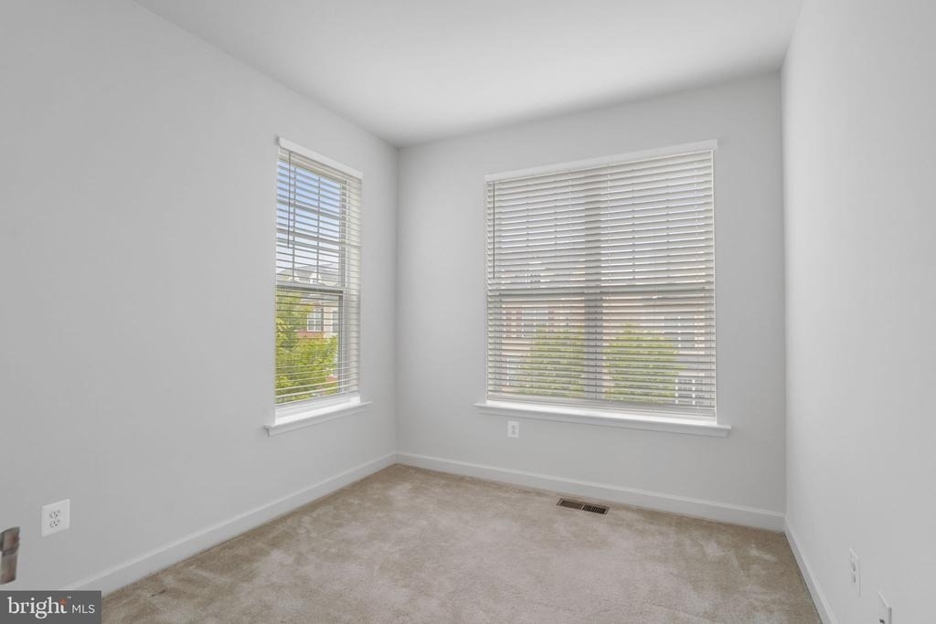 9811 Wood Glen Terrace - Photo 33