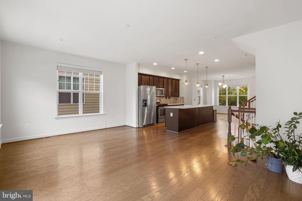 9811 Wood Glen Terrace - Photo 8