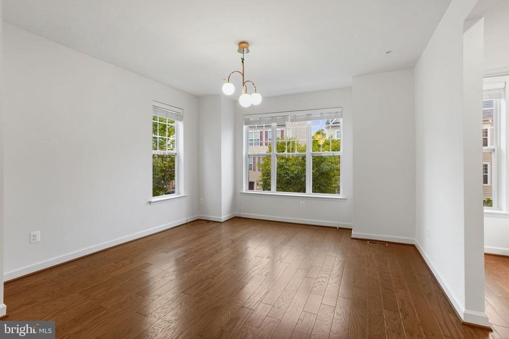 9811 Wood Glen Terrace - Photo 10