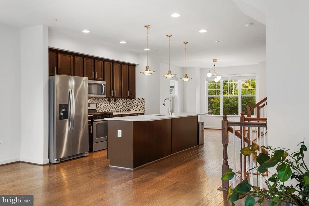 9811 Wood Glen Terrace - Photo 9