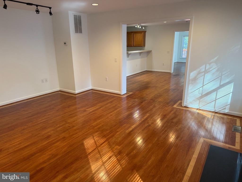 712 Hollywood Avenue - Photo 12