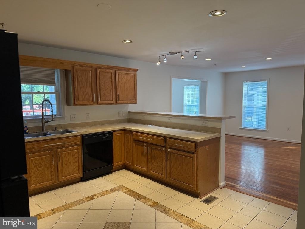 712 Hollywood Avenue - Photo 13