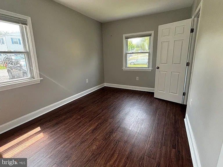 9940 Naylor Avenue - Photo 5