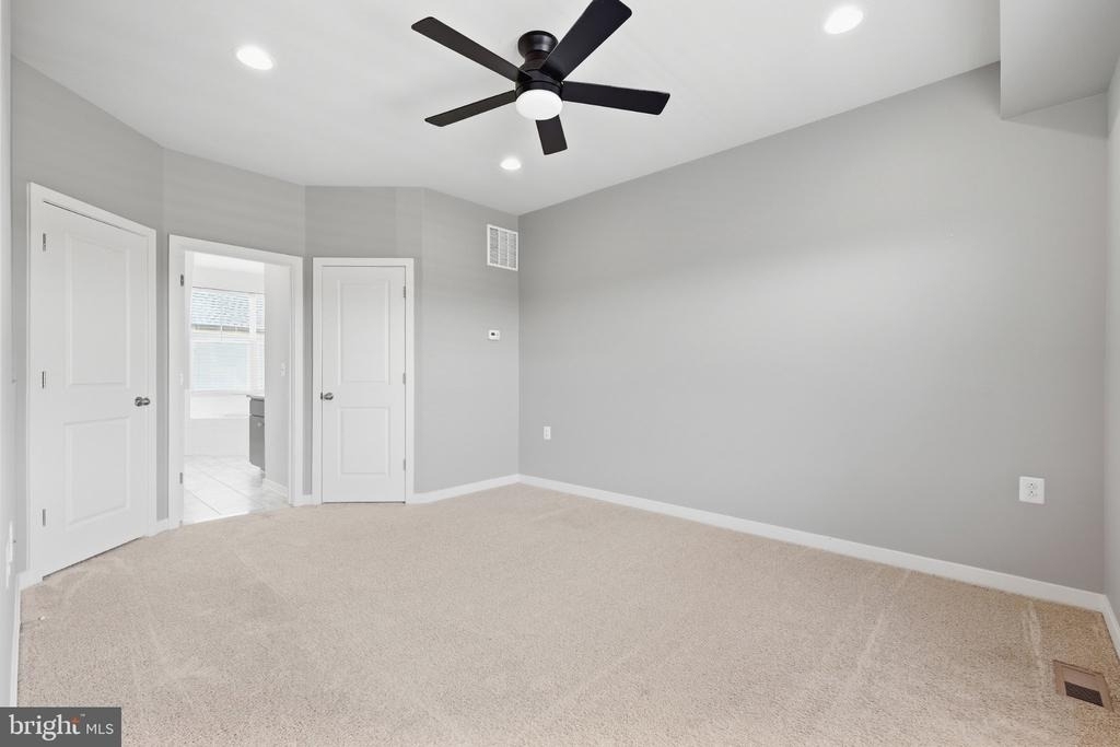 1474 Trafalgar Lane - Photo 17