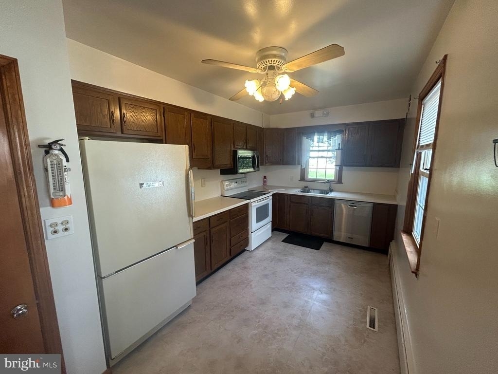 10005 Harford Road - Photo 7