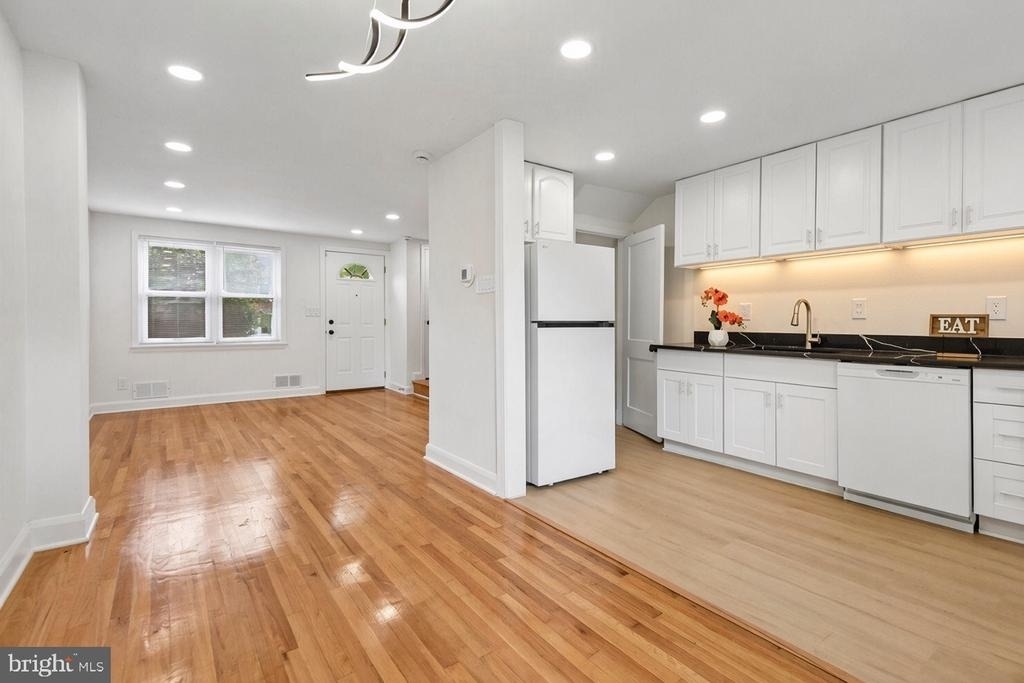 1403 Dartmouth Avenue - Photo 13