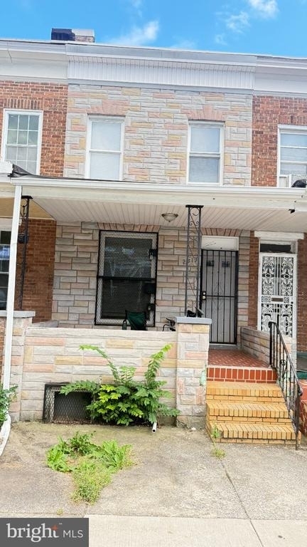 2313 Lauretta Avenue - Photo 0