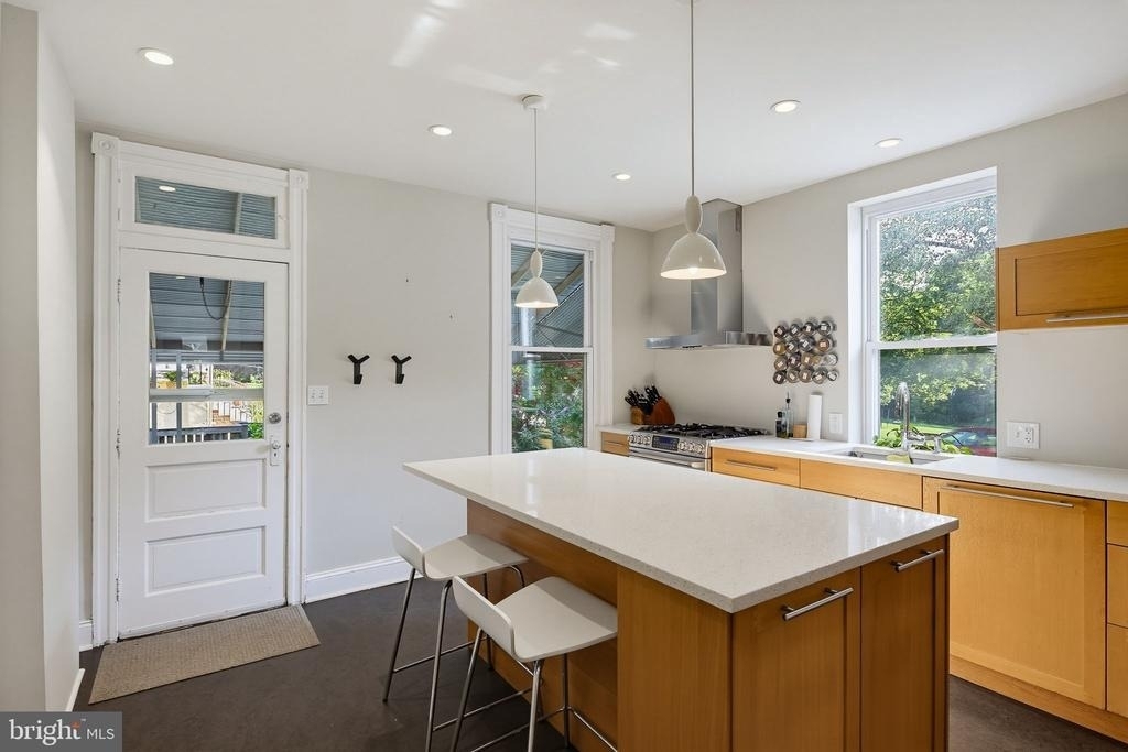 600 W 36th Street - Photo 10