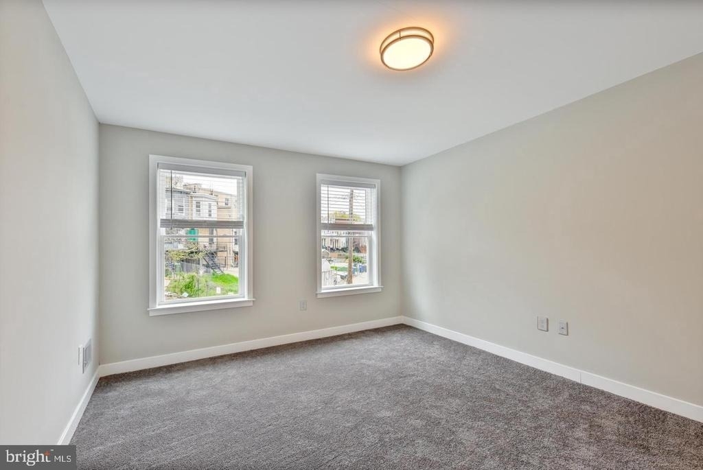 836 Harlem Avenue - Photo 21