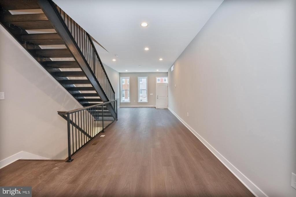 836 Harlem Avenue - Photo 9