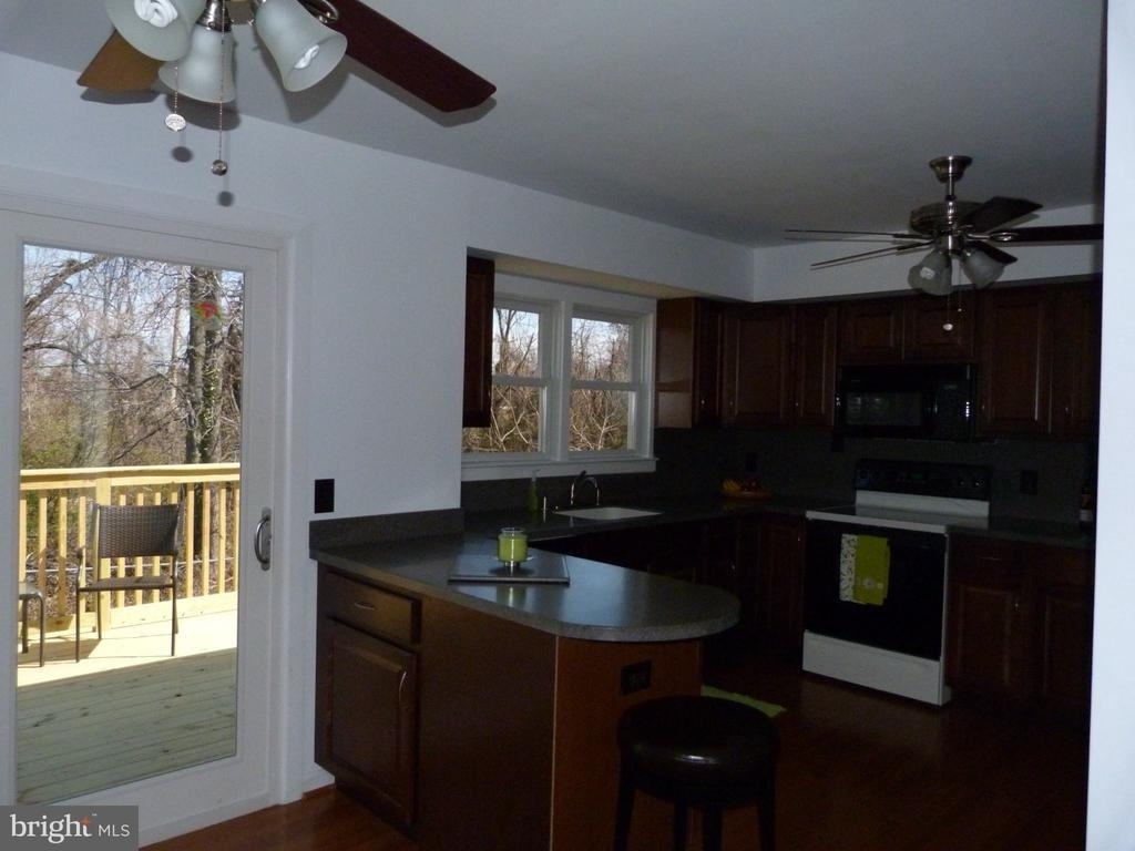 1009 Kensington Way - Photo 3
