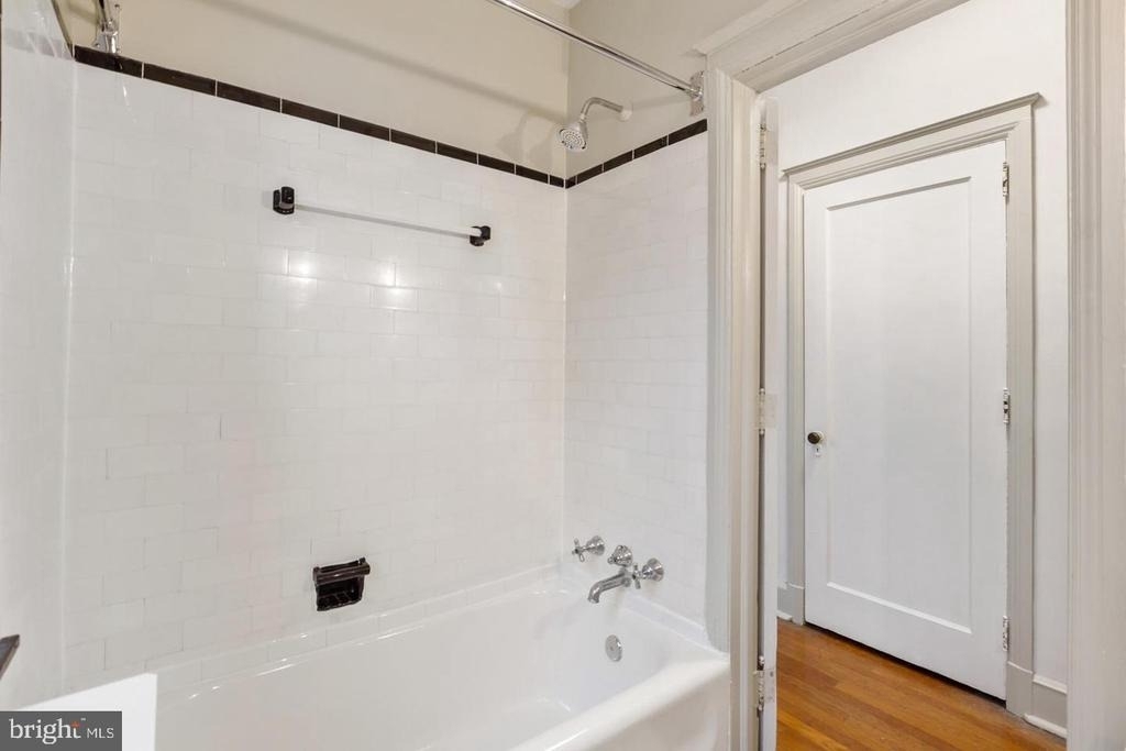 1305 N Broom Street - Photo 18