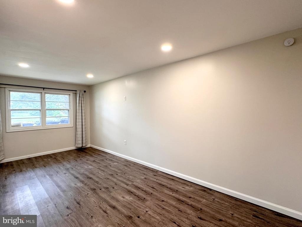 820 Leeds Lane - Photo 12