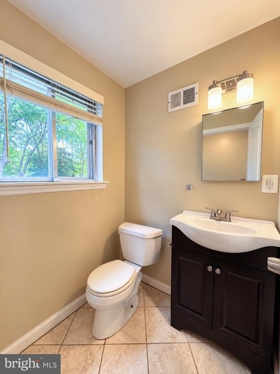 820 Leeds Lane - Photo 18
