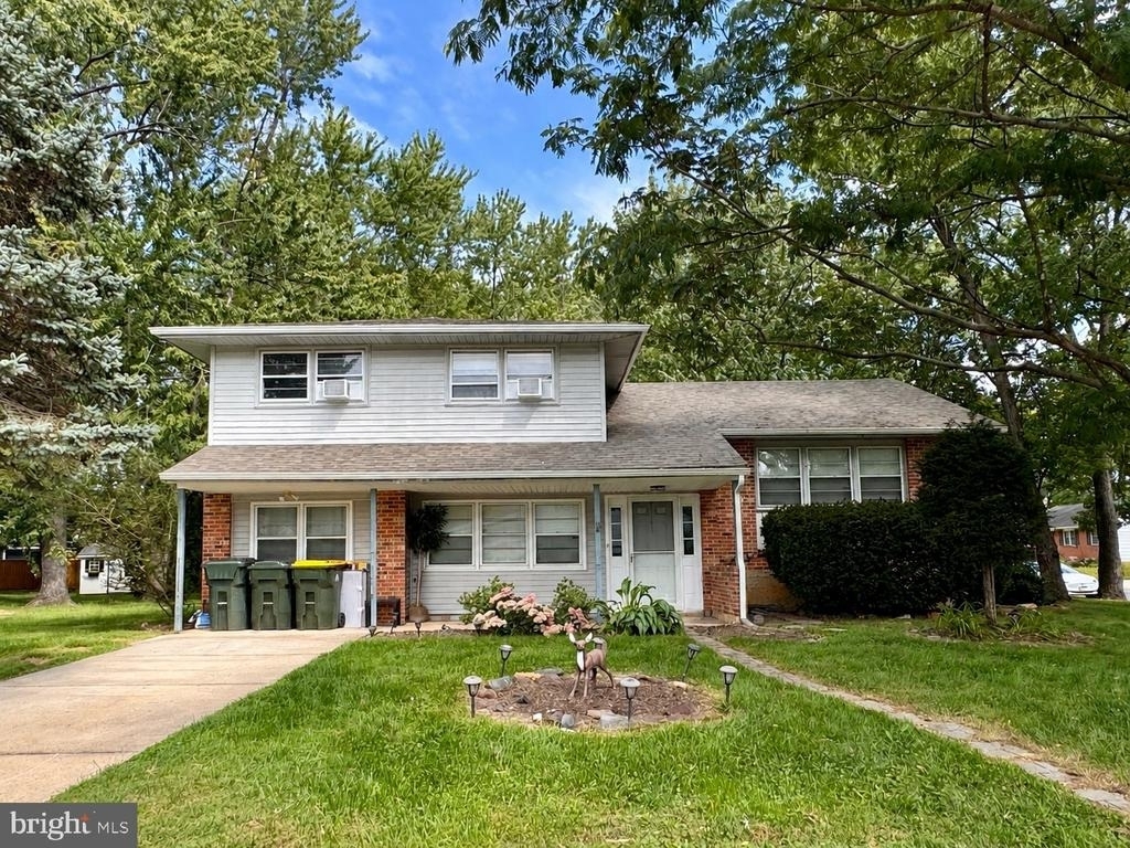 820 Leeds Lane - Photo 0