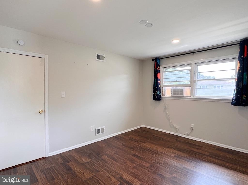 820 Leeds Lane - Photo 37