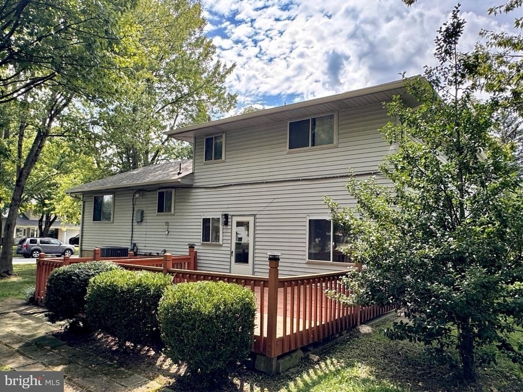 820 Leeds Lane - Photo 3
