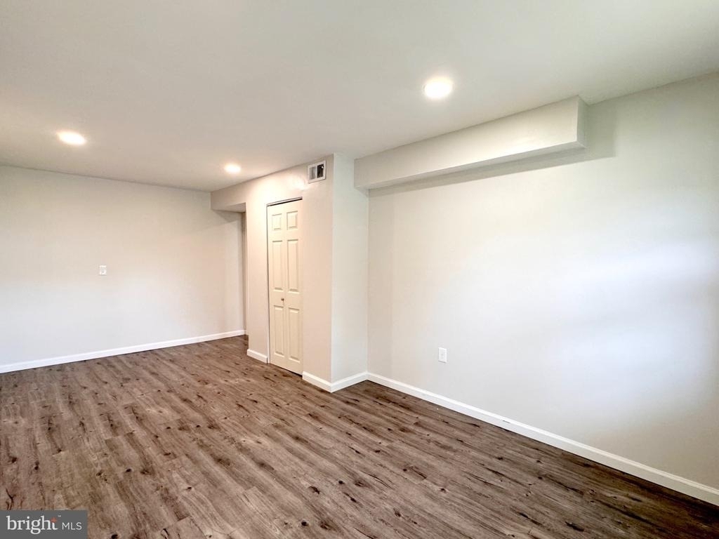 820 Leeds Lane - Photo 14