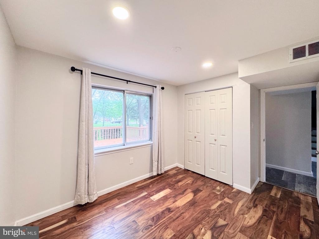 820 Leeds Lane - Photo 16