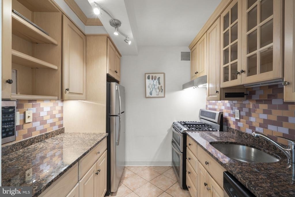 4201 Cathedral Avenue Nw - Photo 1