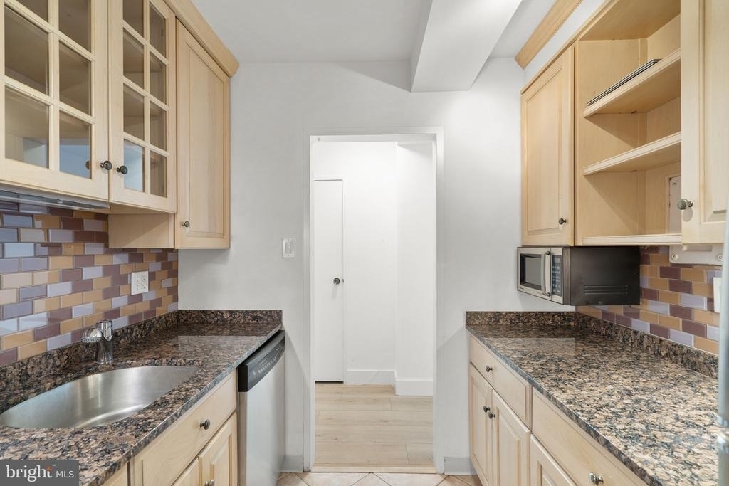 4201 Cathedral Avenue Nw - Photo 4