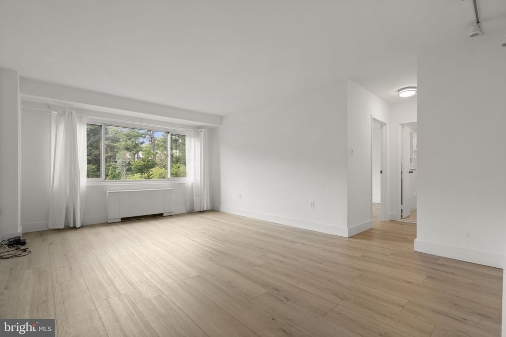 4201 Cathedral Avenue Nw - Photo 3