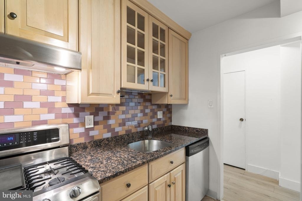 4201 Cathedral Avenue Nw - Photo 7