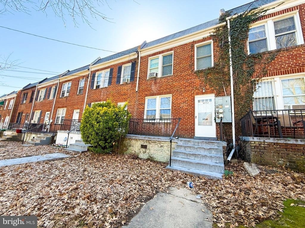 4032 7th Street Ne - Photo 1
