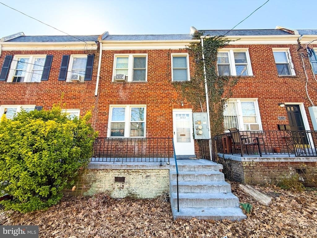 4032 7th Street Ne - Photo 0