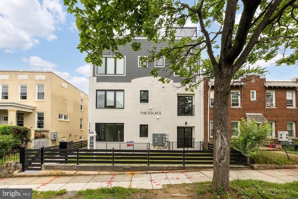 1140 Oates Street Ne - Photo 1