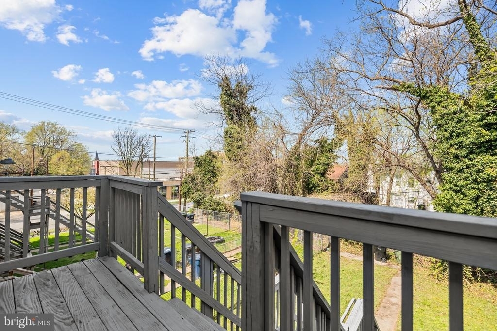 1508 V Street Se - Photo 7