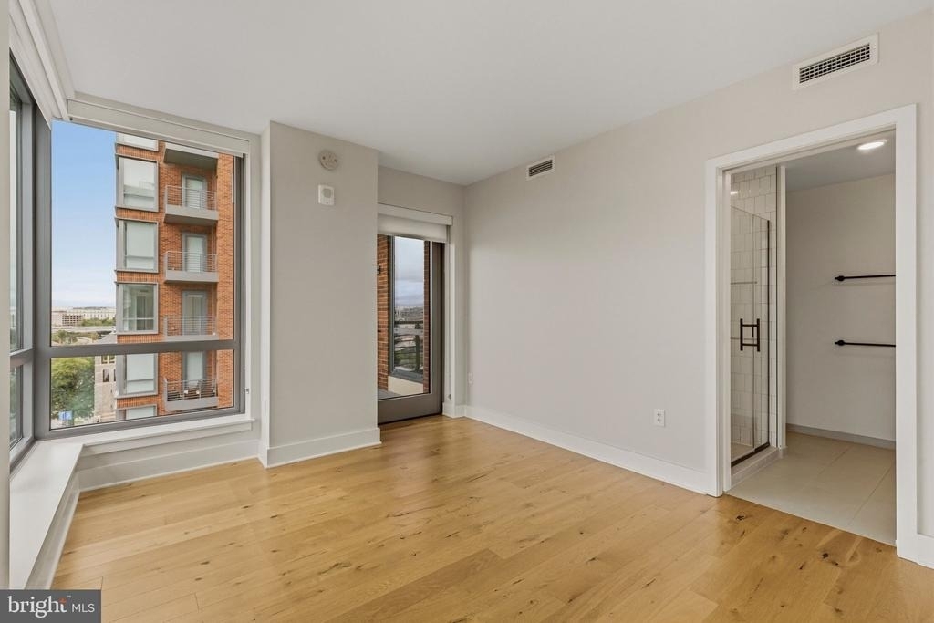 1211 Van Street Se - Photo 10